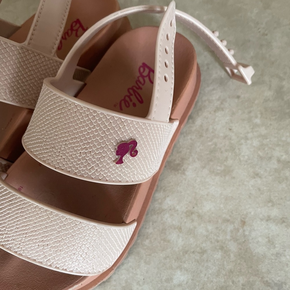 Barbie kids Shoes - Picture 2 of 5